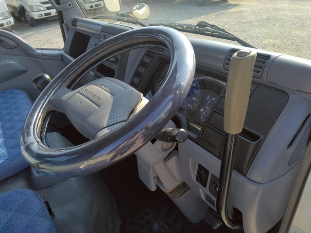 三菱ふそうキャンターダンプ小型（2t・3t）[写真29]