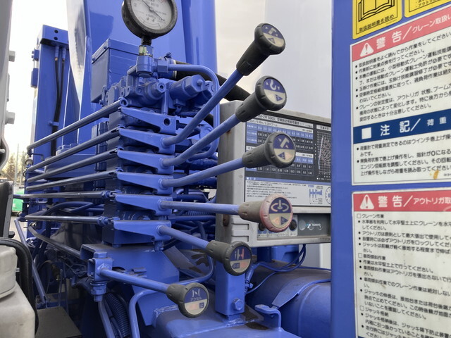 日野プロフィアセーフティクレーン4段大型（10t）[写真21]