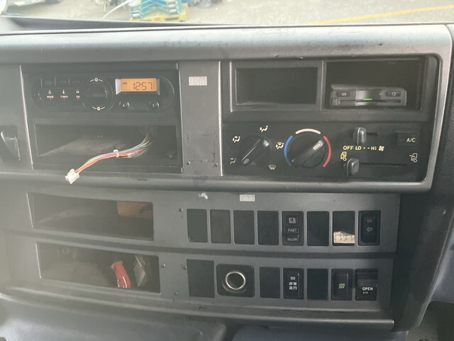 日野プロフィアセーフティクレーン4段大型（10t）[写真37]