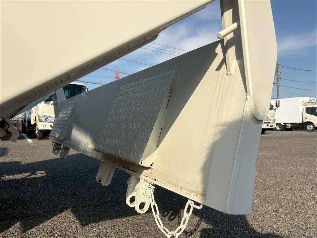 日野デュトロローダーダンプ小型（2t・3t）[写真13]