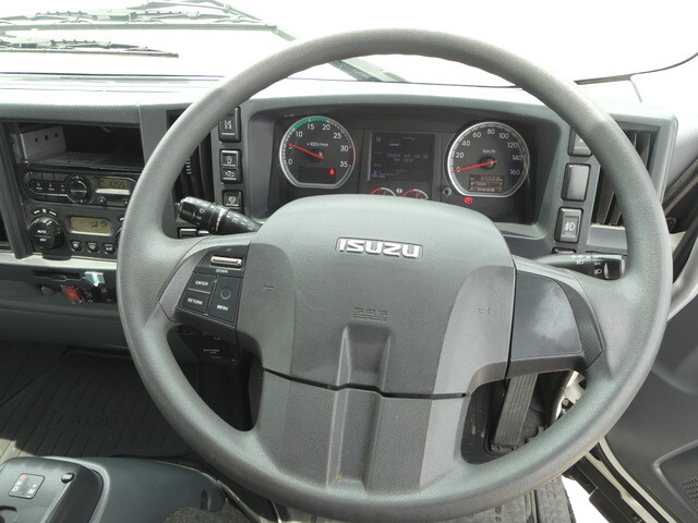 いすゞフォワードアルミバン中型（4t）[写真13]