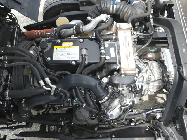 いすゞフォワードアルミバン中型（4t）[写真09]