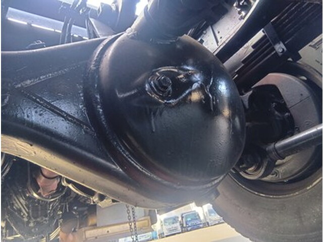 いすゞギガトレーラーヘッド（トラクターヘッド）大型（10t）[写真12]