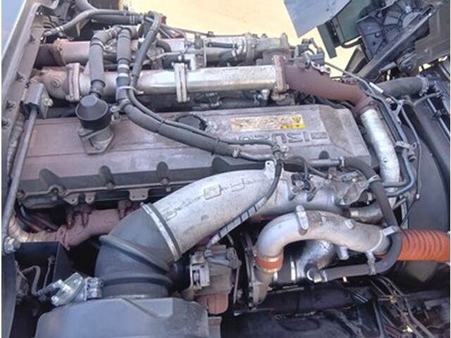 いすゞギガトレーラーヘッド（トラクターヘッド）大型（10t）[写真17]