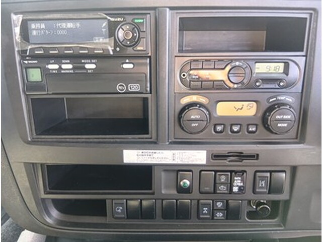 いすゞギガトレーラーヘッド（トラクターヘッド）大型（10t）[写真27]