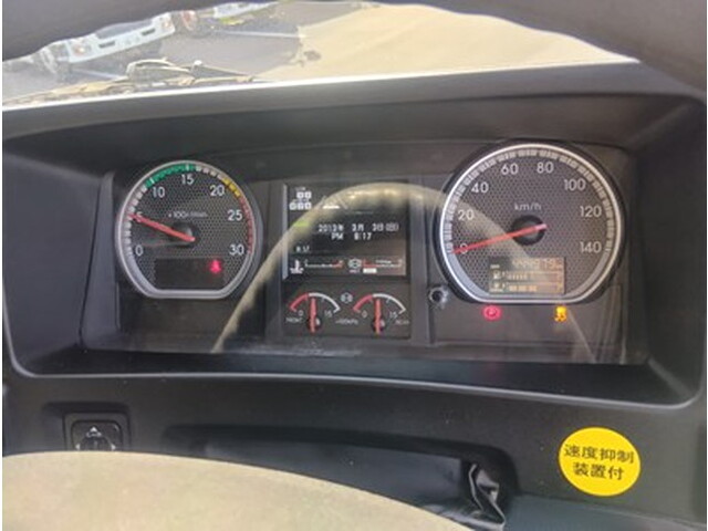 いすゞギガトレーラーヘッド（トラクターヘッド）大型（10t）[写真28]