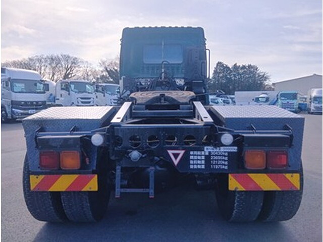 いすゞギガトレーラーヘッド（トラクターヘッド）大型（10t）[写真05]