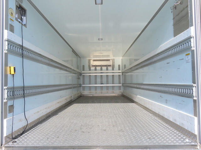 日野レンジャー冷凍車（冷蔵車）中型（4t）[写真12]