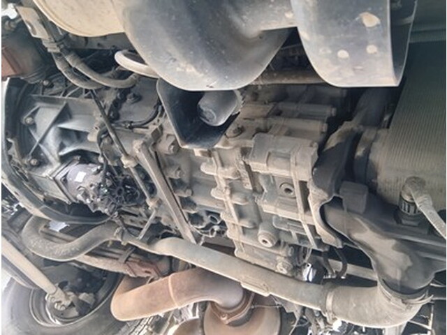 日野プロフィアトレーラーヘッド（トラクターヘッド）大型（10t）[写真15]