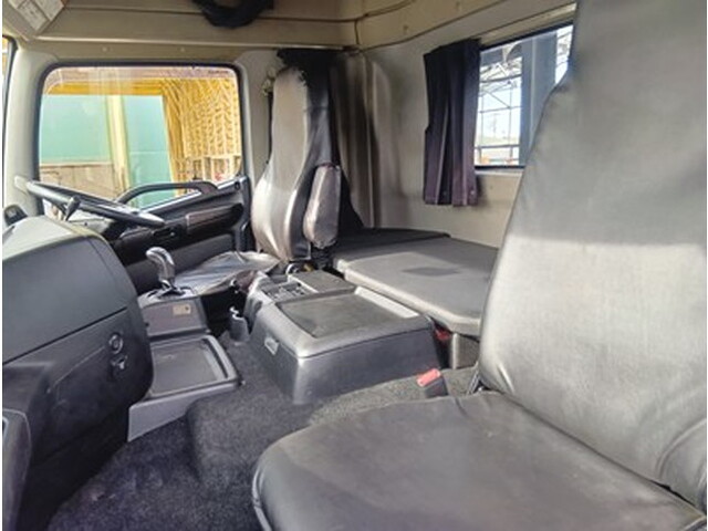 日野プロフィアトレーラーヘッド（トラクターヘッド）大型（10t）[写真23]