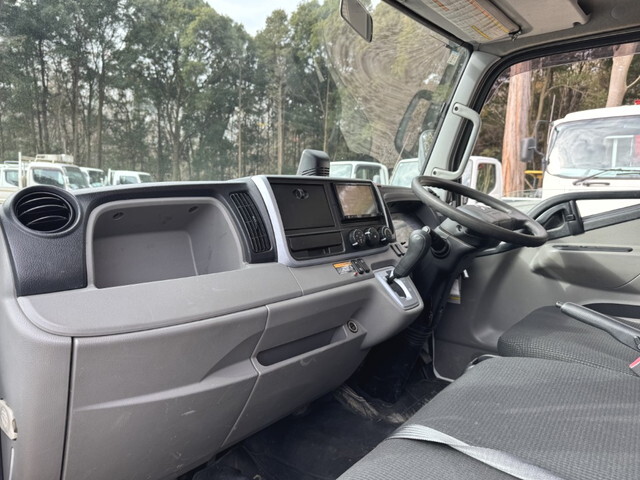 三菱ふそうキャンタークレーン3段小型（2t・3t）[写真13]