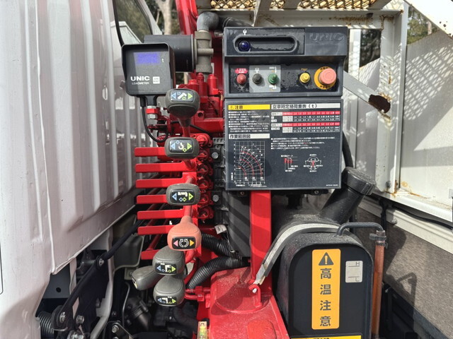 三菱ふそうキャンタークレーン3段小型（2t・3t）[写真17]