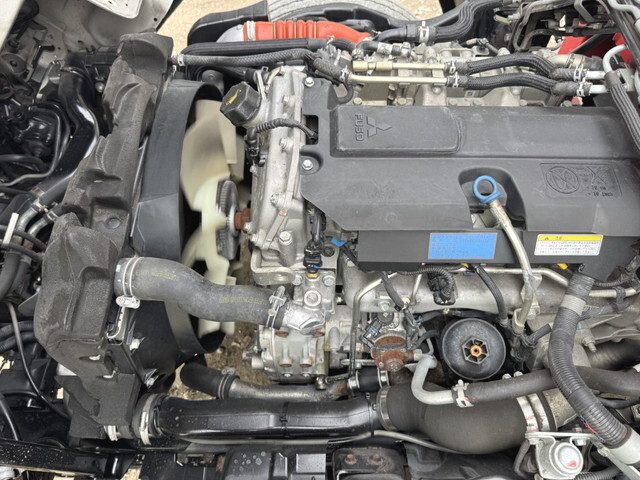 三菱ふそうキャンタークレーン3段小型（2t・3t）[写真36]