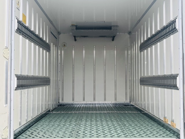 いすゞエルフ冷凍車（冷蔵車）小型（2t・3t）[写真10]