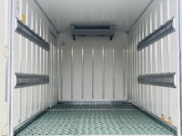 いすゞエルフ冷凍車（冷蔵車）小型（2t・3t）[写真11]