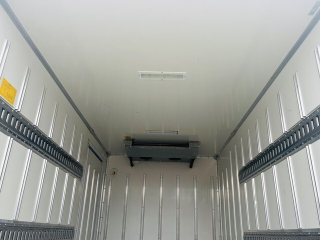 いすゞエルフ冷凍車（冷蔵車）小型（2t・3t）[写真11]