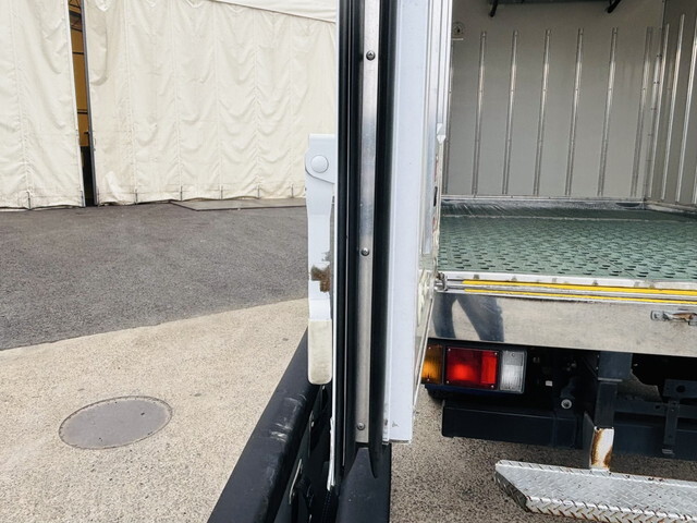 いすゞエルフ冷凍車（冷蔵車）小型（2t・3t）[写真16]