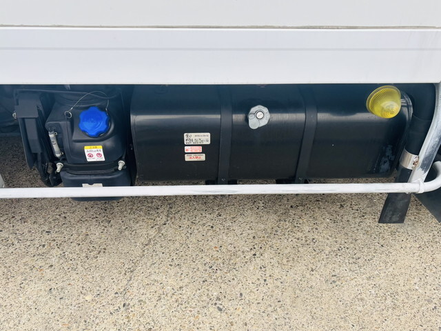 いすゞエルフ冷凍車（冷蔵車）小型（2t・3t）[写真23]