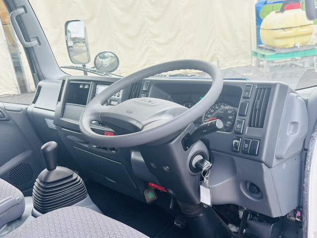 いすゞエルフ冷凍車（冷蔵車）小型（2t・3t）[写真33]