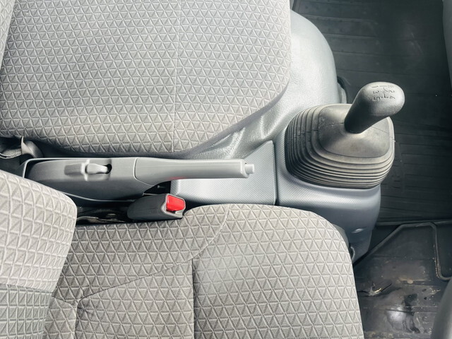 いすゞエルフ冷凍車（冷蔵車）小型（2t・3t）[写真37]