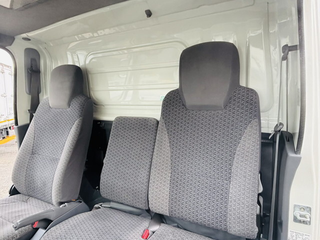 いすゞエルフ冷凍車（冷蔵車）小型（2t・3t）[写真39]