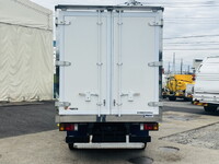 いすゞエルフ冷凍車（冷蔵車）小型（2t・3t）[写真07]