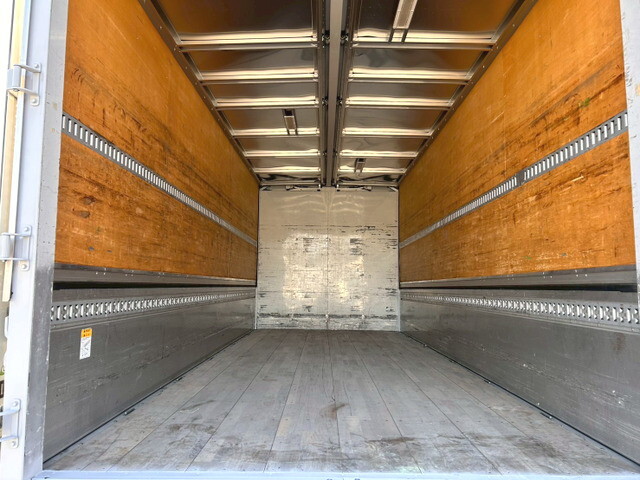 いすゞフォワードアルミウイング中型（4t）[写真10]