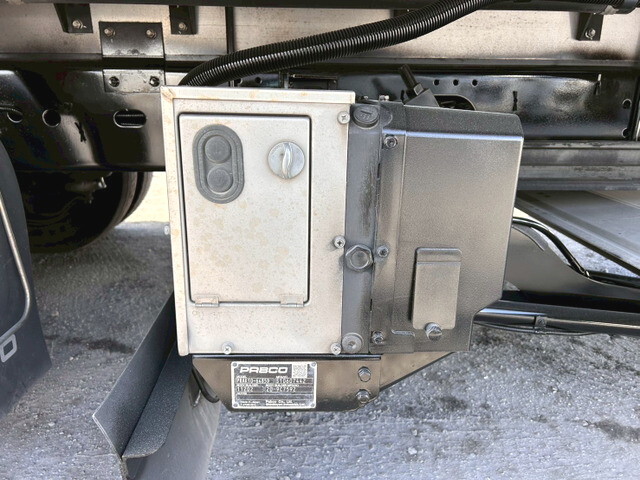 いすゞフォワードアルミウイング中型（4t）[写真14]