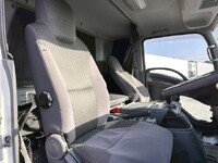 いすゞフォワードアルミウイング中型（4t）[写真19]