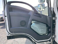 いすゞフォワードアルミウイング中型（4t）[写真21]