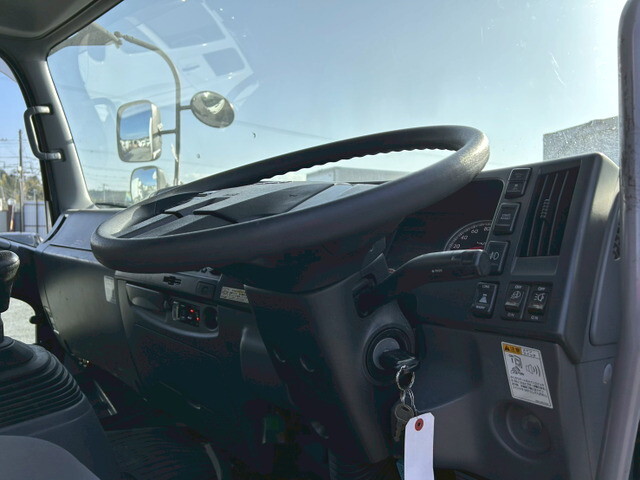 いすゞフォワードアルミウイング中型（4t）[写真25]