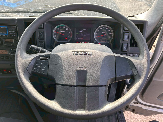 いすゞフォワードアルミウイング中型（4t）[写真26]