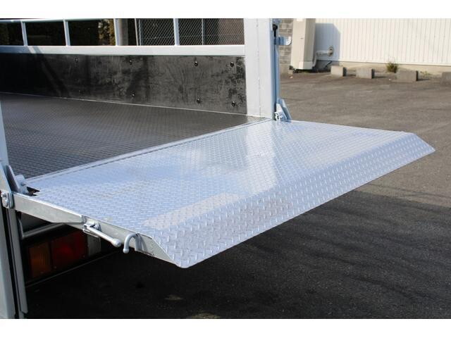 いすゞエルフ平ボディ小型（2t・3t）[写真15]