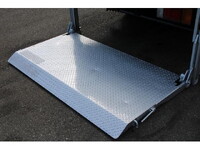 いすゞエルフ平ボディ小型（2t・3t）[写真18]