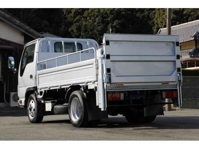 いすゞエルフ平ボディ小型（2t・3t）[写真02]