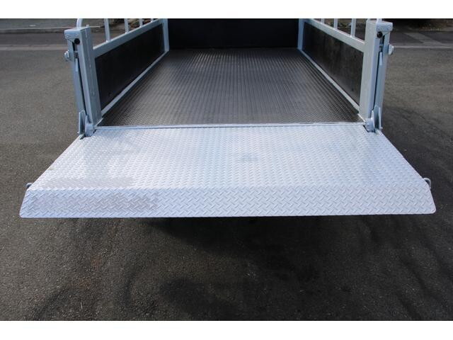 いすゞエルフ平ボディ小型（2t・3t）[写真20]