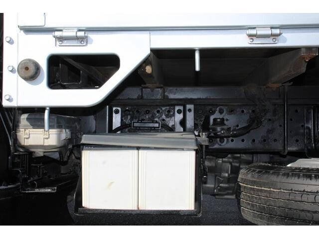 いすゞエルフ平ボディ小型（2t・3t）[写真23]