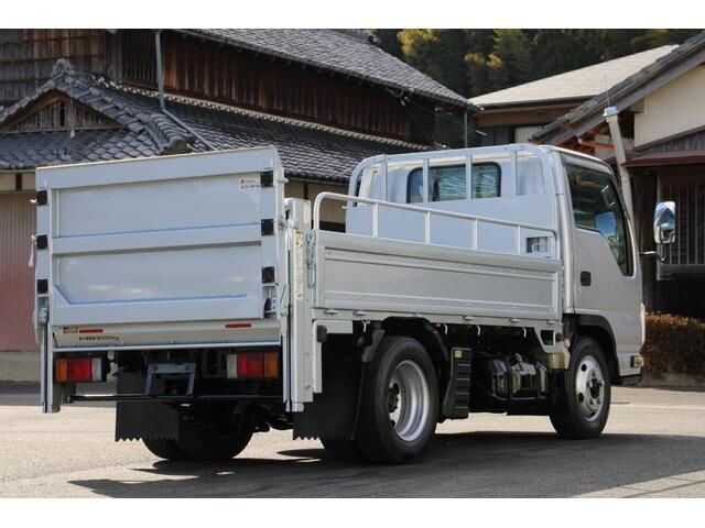 いすゞエルフ平ボディ小型（2t・3t）[写真05]