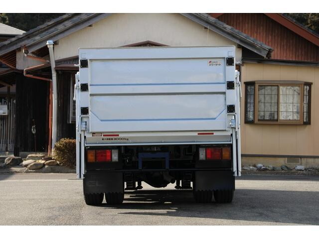 いすゞエルフ平ボディ小型（2t・3t）[写真08]