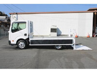 日産アトラス平ボディ小型（2t・3t）[写真12]