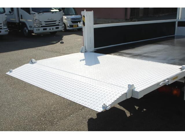 日産アトラス平ボディ小型（2t・3t）[写真15]