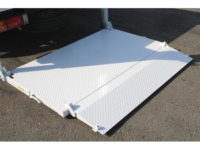 日産アトラス平ボディ小型（2t・3t）[写真16]