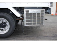 いすゞエルフ冷凍車（冷蔵車）小型（2t・3t）[写真23]