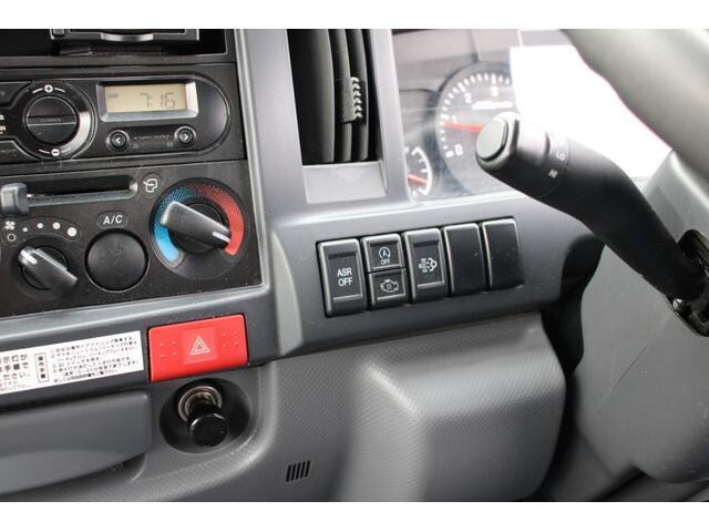 いすゞエルフ冷凍車（冷蔵車）小型（2t・3t）[写真31]