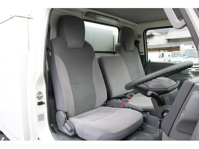 いすゞエルフ冷凍車（冷蔵車）小型（2t・3t）[写真35]