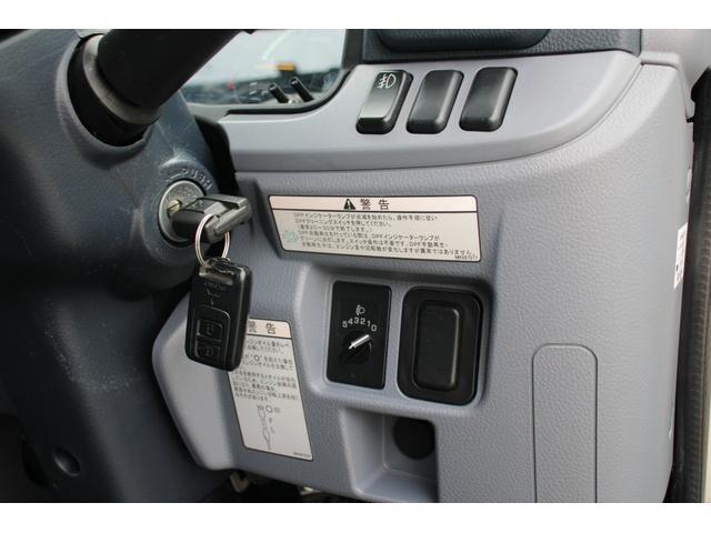 三菱ふそうキャンターダブルキャブ（Wキャブ）小型（2t・3t）[写真22]