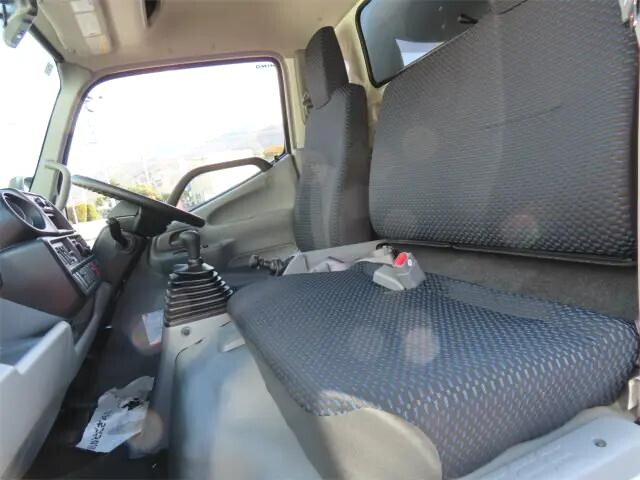 日野デュトロアルミバン小型（2t・3t）[写真10]