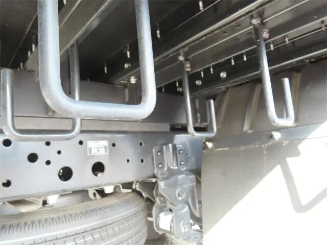 日野デュトロアルミバン小型（2t・3t）[写真34]