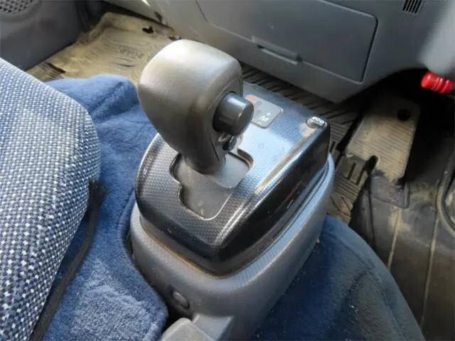 いすゞエルフ幌ウイング小型（2t・3t）[写真16]