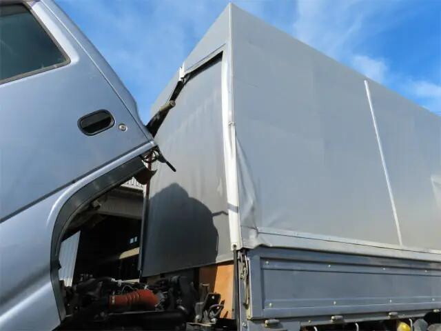 いすゞエルフ幌ウイング小型（2t・3t）[写真28]